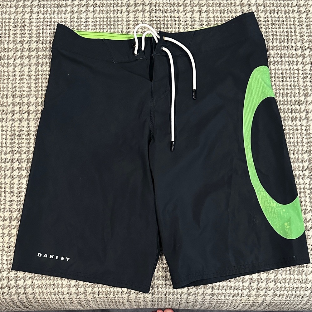 Oakley Men's Black and Neon Green Board Shorts